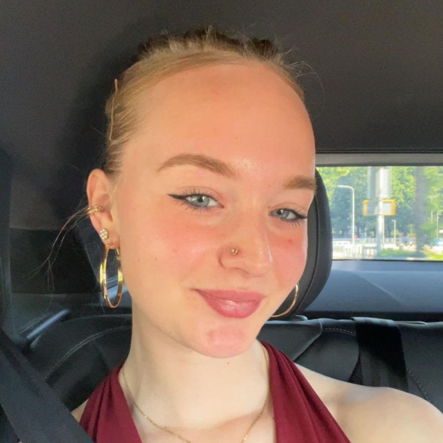 JULIA CRUIJSSEN