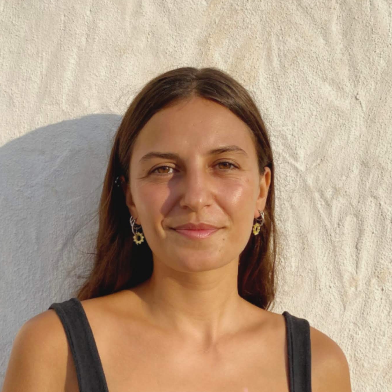 AGUSTINA LARA SUZANNE