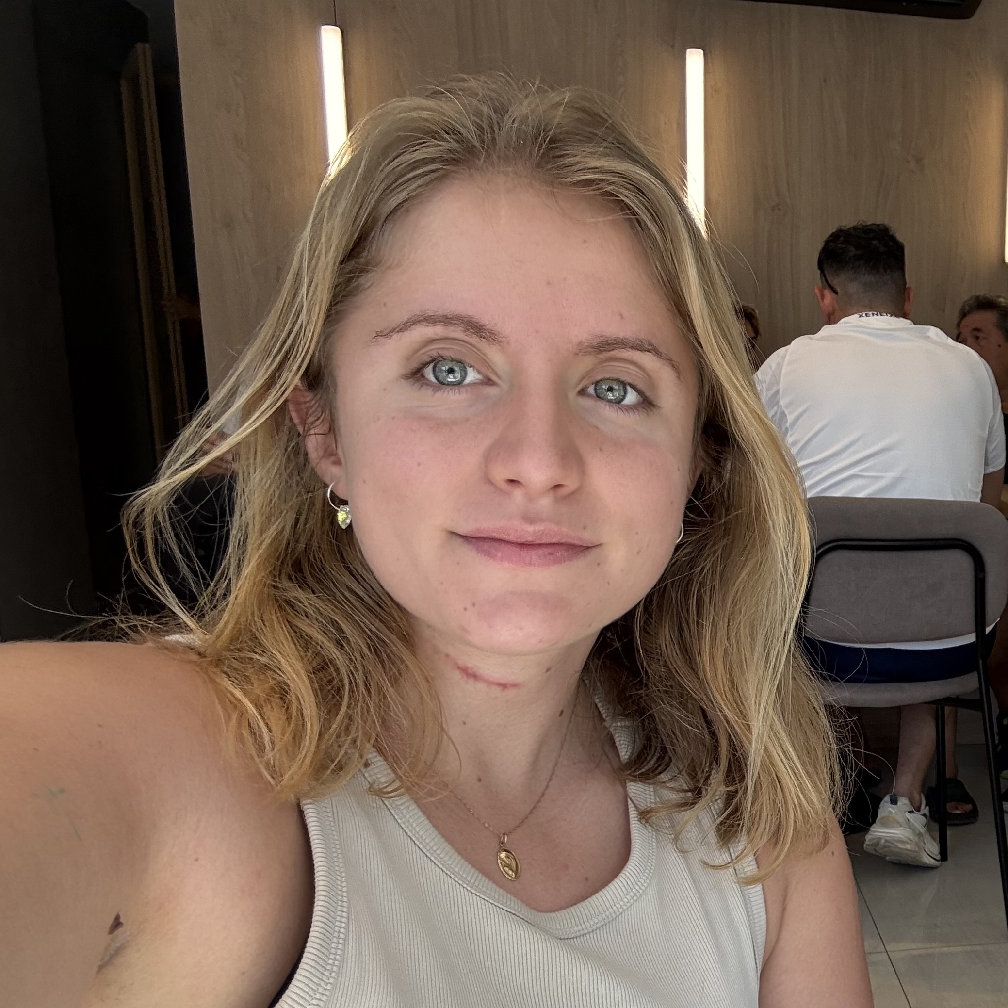 ANTONELA DEL VALLE